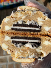 Load image into Gallery viewer, Cookies and Cream Banana Pudding