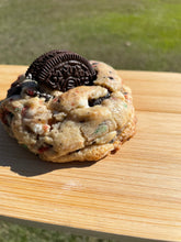 Load image into Gallery viewer, Cookie and Cream Bliss
